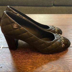 Classic quilted Chanel pumps